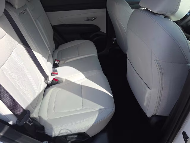 2026 White Pearl Hyundai Tucson SEL FWD SUV