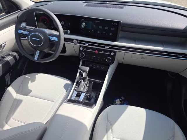 2026 White Pearl Hyundai Tucson SEL FWD SUV