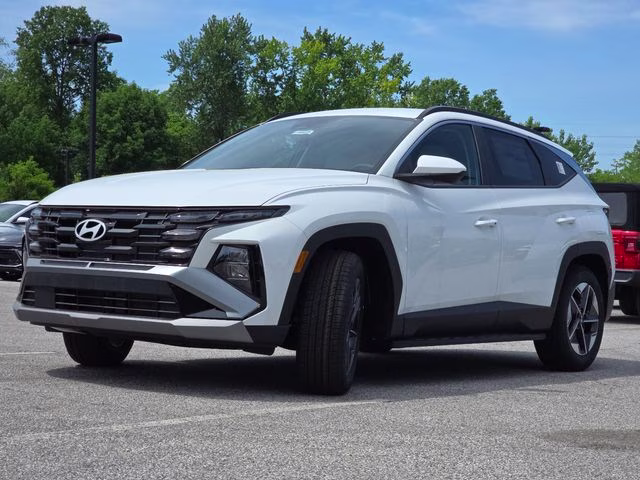 2026 White Pearl Hyundai Tucson SEL FWD SUV