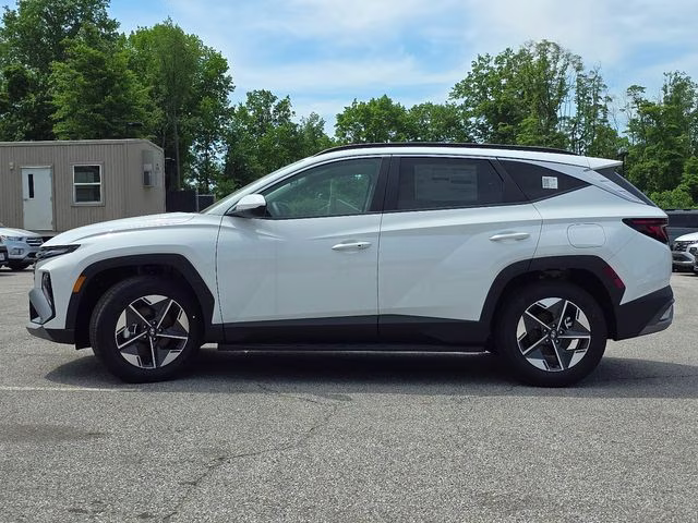 2026 White Pearl Hyundai Tucson SEL FWD SUV