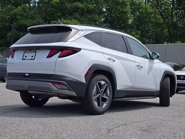 2026 White Pearl Hyundai Tucson SEL FWD SUV