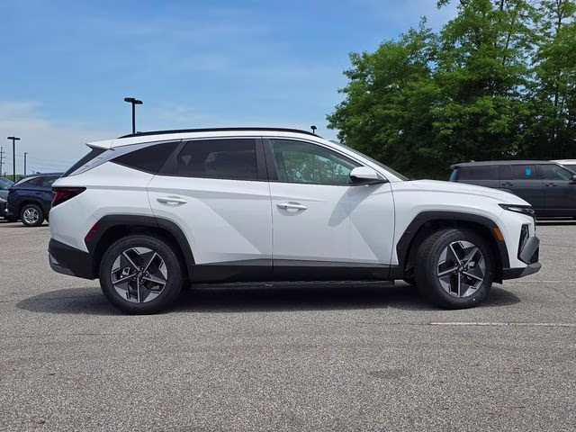 2026 White Pearl Hyundai Tucson SEL FWD SUV
