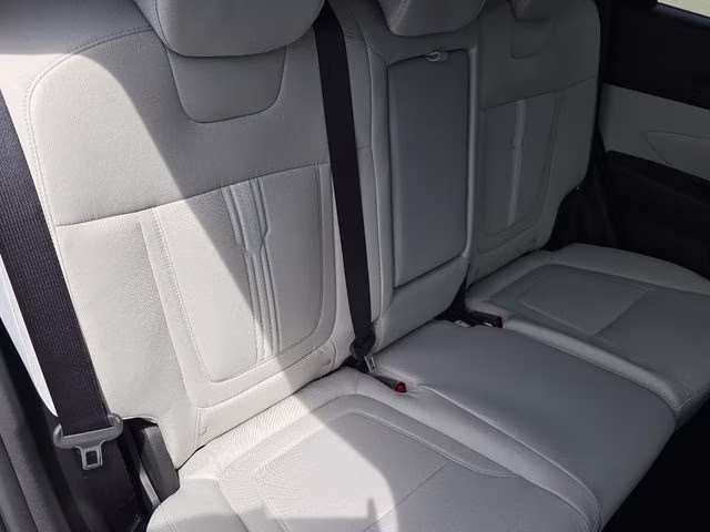 2026 White Pearl Hyundai Tucson SEL FWD SUV