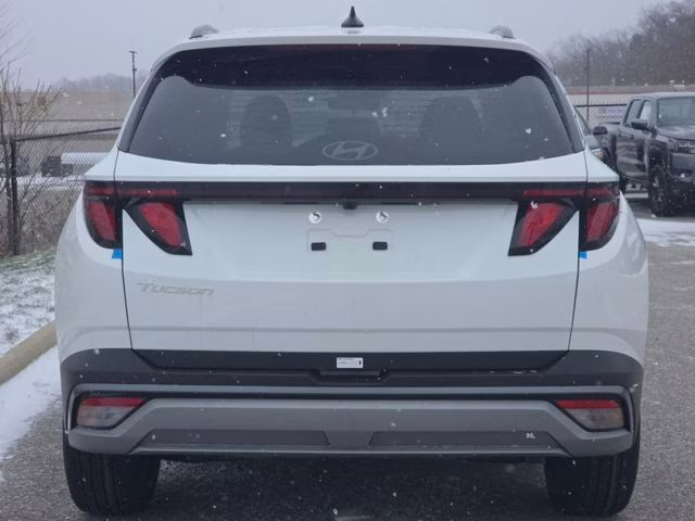 2026 White Pearl Hyundai Tucson SEL FWD SUV