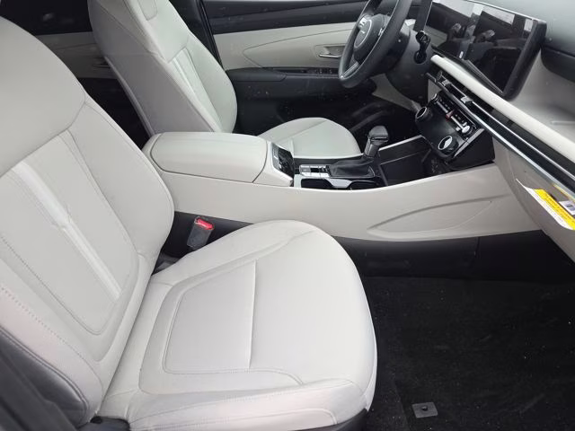 2026 White Pearl Hyundai Tucson SEL FWD SUV