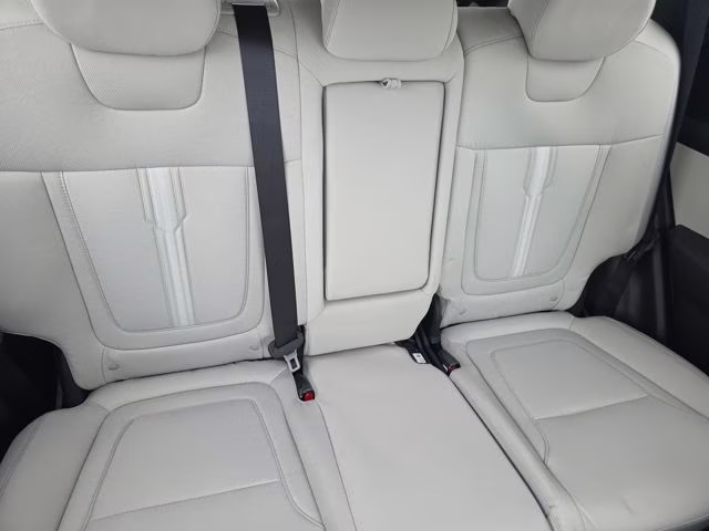 2026 White Pearl Hyundai Tucson SEL FWD SUV