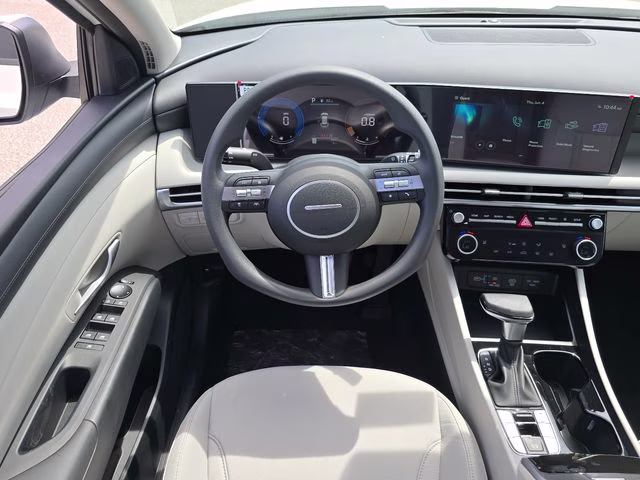 2026 White Pearl Hyundai Tucson SEL FWD SUV