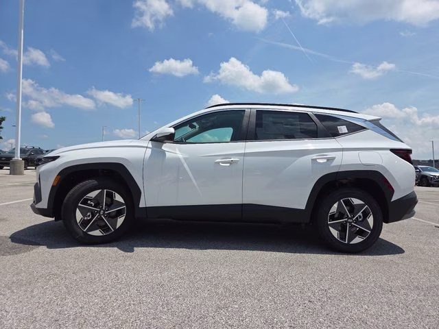 2026 White Pearl Hyundai Tucson SEL AWD SUV