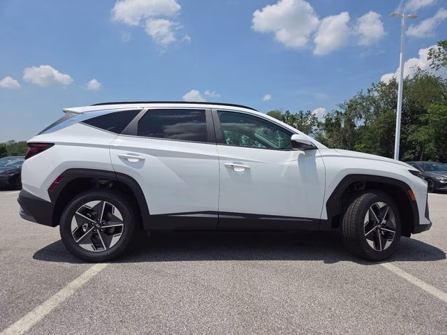 2026 White Pearl Hyundai Tucson SEL AWD SUV