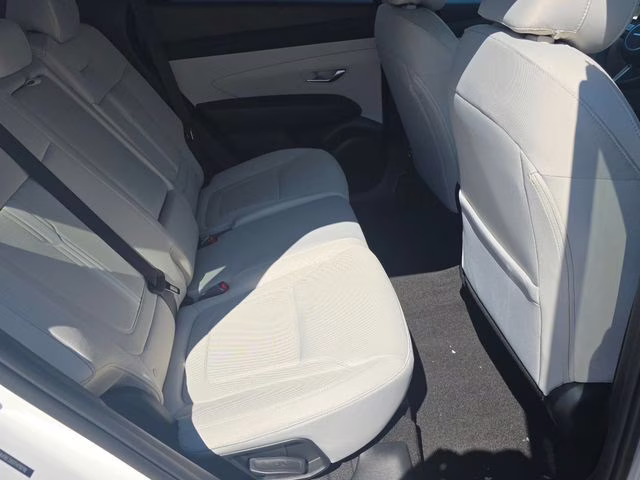 2026 White Pearl Hyundai Tucson SEL AWD SUV
