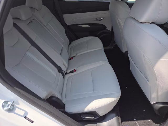 2026 White Pearl Hyundai Tucson SEL AWD SUV