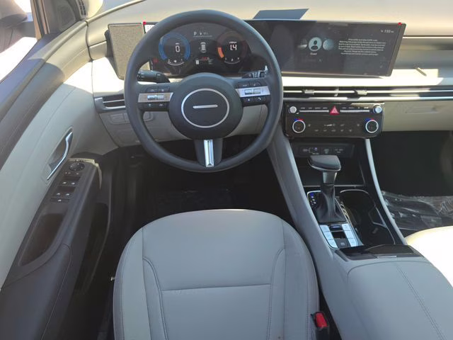 2026 White Pearl Hyundai Tucson SEL AWD SUV