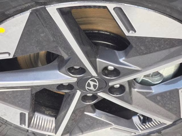 2026 Shimmering Silver Hyundai Tucson SEL AWD SUV