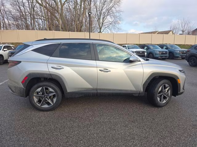2026 Shimmering Silver Hyundai Tucson SEL AWD SUV