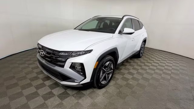 2025 White Pearl Hyundai Tucson SEL AWD SUV