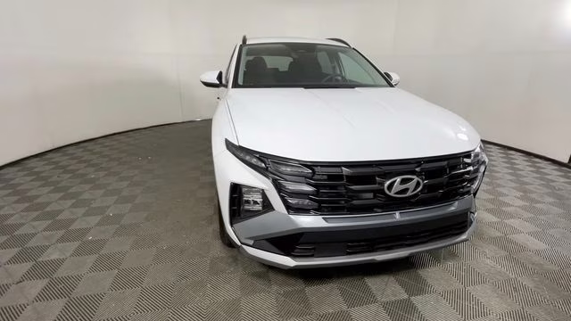 2025 White Pearl Hyundai Tucson SEL AWD SUV