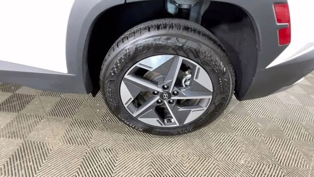 2025 White Pearl Hyundai Tucson SEL AWD SUV
