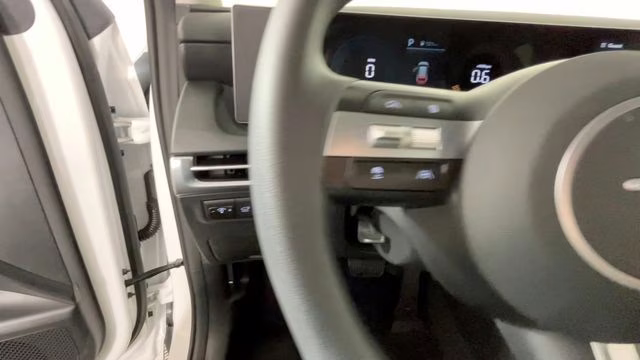 2025 White Pearl Hyundai Tucson SEL AWD SUV