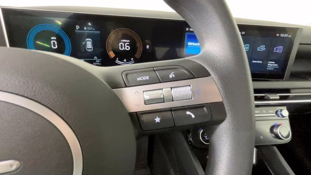 2025 White Pearl Hyundai Tucson SEL AWD SUV