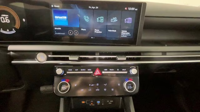 2025 White Pearl Hyundai Tucson SEL AWD SUV