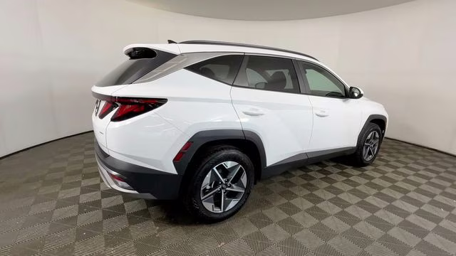 2025 White Pearl Hyundai Tucson SEL AWD SUV