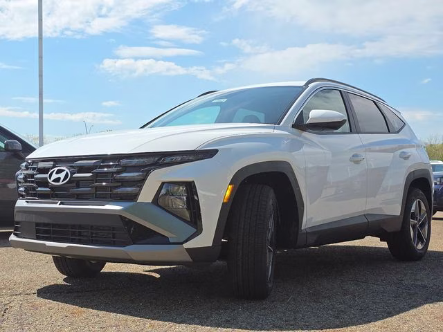 2026 White Pearl Hyundai Tucson SEL AWD SUV