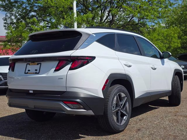2026 White Pearl Hyundai Tucson SEL AWD SUV