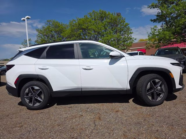 2026 White Pearl Hyundai Tucson SEL AWD SUV