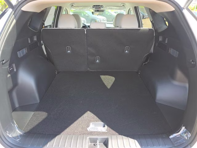 2026 White Pearl Hyundai Tucson SEL AWD SUV