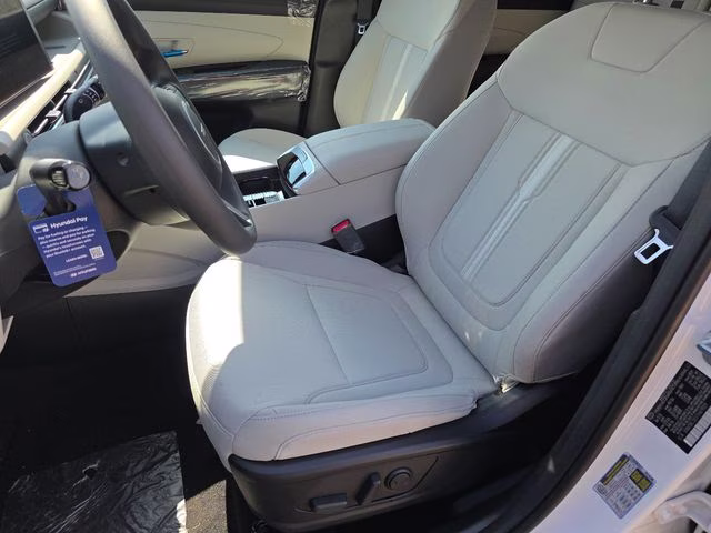 2026 White Pearl Hyundai Tucson SEL AWD SUV