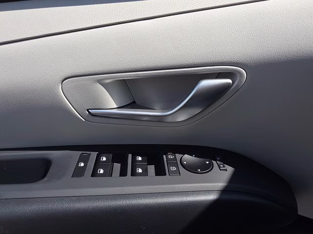 2026 White Pearl Hyundai Tucson SEL AWD SUV