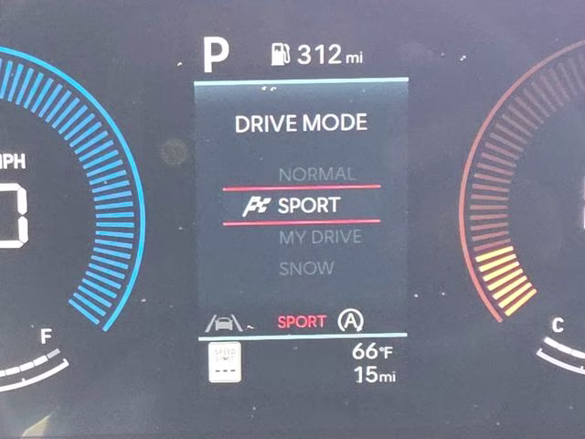 2026 White Pearl Hyundai Tucson SEL AWD SUV