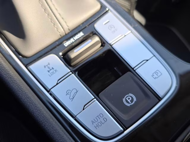 2026 Shimmering Silver Hyundai Tucson SEL AWD SUV