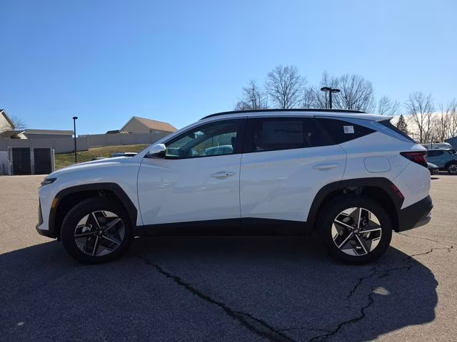 2026 White Pearl Hyundai Tucson SEL AWD SUV