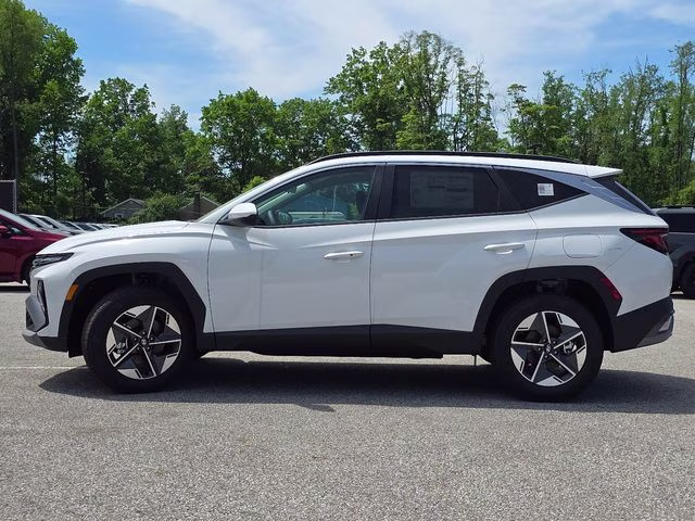 2026 White Pearl Hyundai Tucson SEL AWD SUV