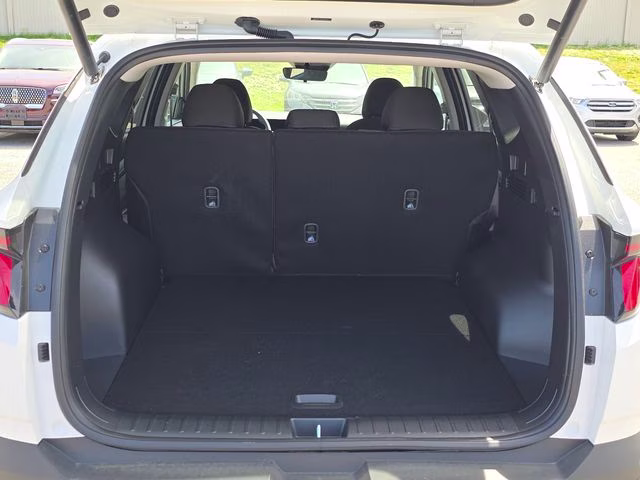 2026 White Pearl Hyundai Tucson SEL AWD SUV