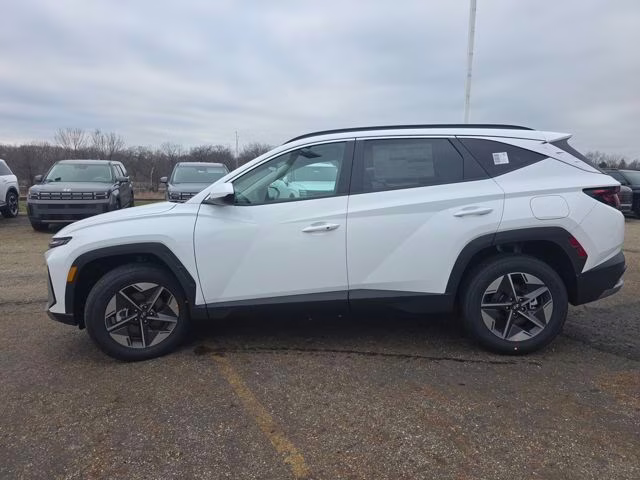 2026 White Pearl Hyundai Tucson SEL AWD SUV