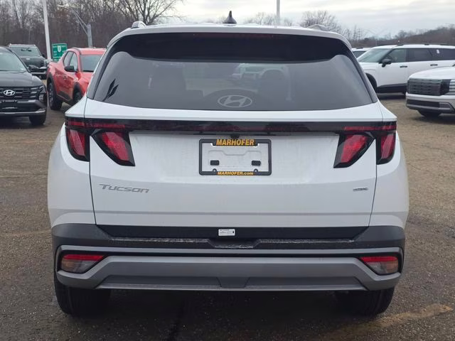 2026 White Pearl Hyundai Tucson SEL AWD SUV