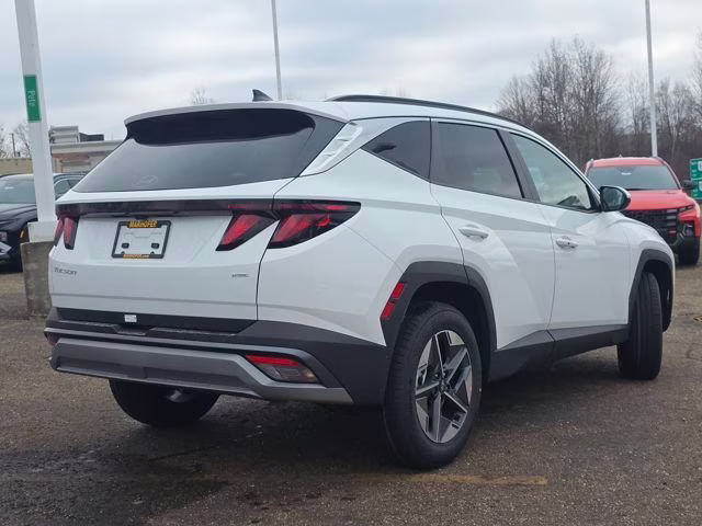 2026 White Pearl Hyundai Tucson SEL AWD SUV