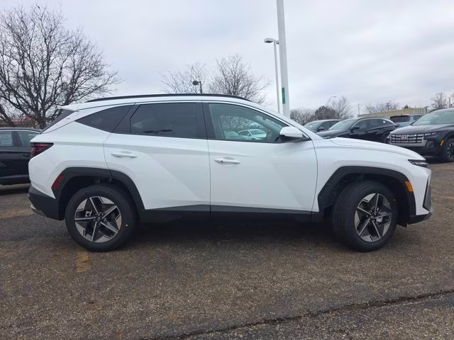 2026 White Pearl Hyundai Tucson SEL AWD SUV