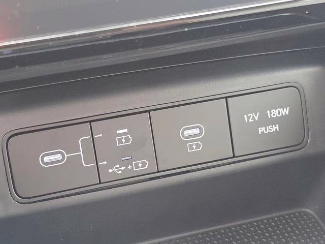 2026 White Pearl Hyundai Tucson SEL AWD SUV