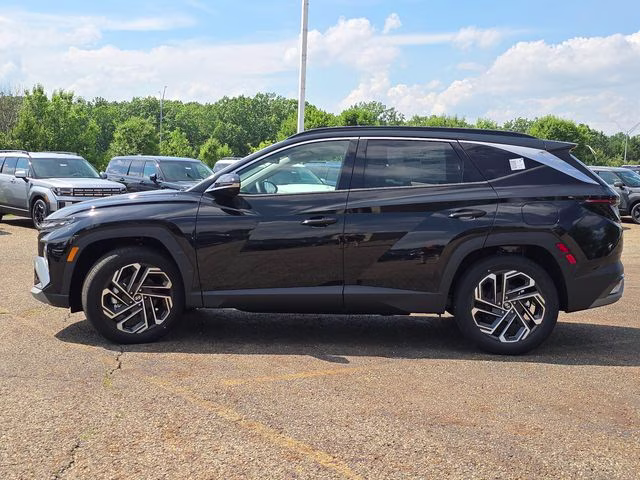 2026 Phantom Black Hyundai Tucson Limited FWD SUV