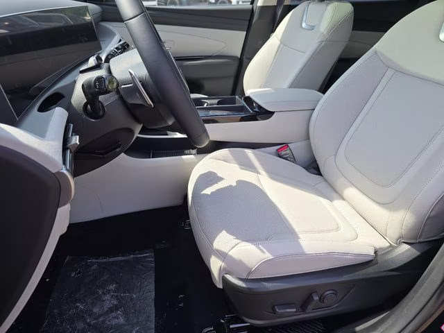 2026 Phantom Black Hyundai Tucson Limited FWD SUV