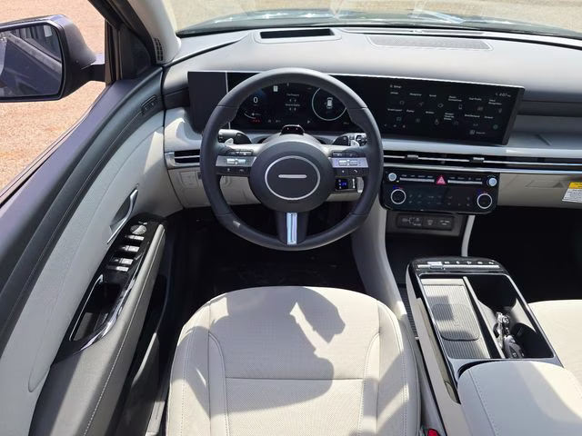 2026 Phantom Black Hyundai Tucson Limited FWD SUV