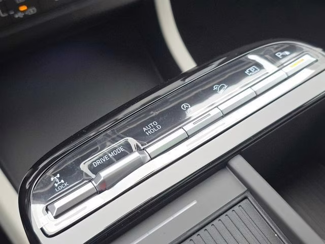 2026 White Pearl Hyundai Tucson Limited AWD SUV