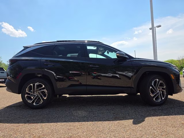2026 Phantom Black Hyundai Tucson Limited AWD SUV