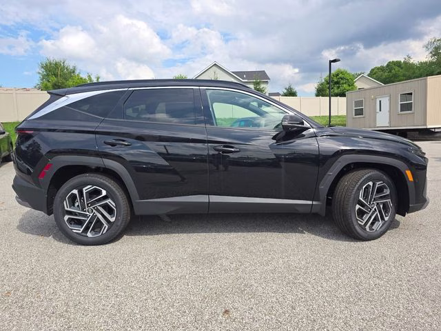 2026 Phantom Black Hyundai Tucson Limited AWD SUV