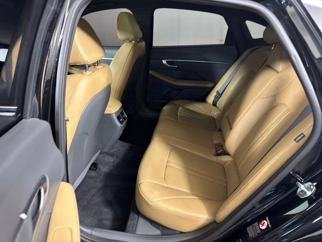 2021 Phantom Black Hyundai Sonata Limited FWD Sedan