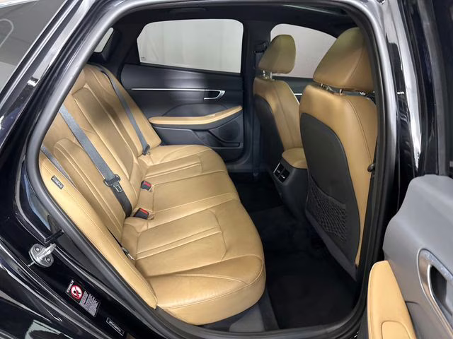 2021 Phantom Black Hyundai Sonata Limited FWD Sedan
