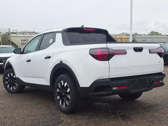 2026 Atlas White Hyundai Santa Cruz SE AWD Truck